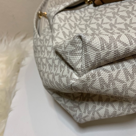 Michael Kors backpack like new - Picture 8 of 9